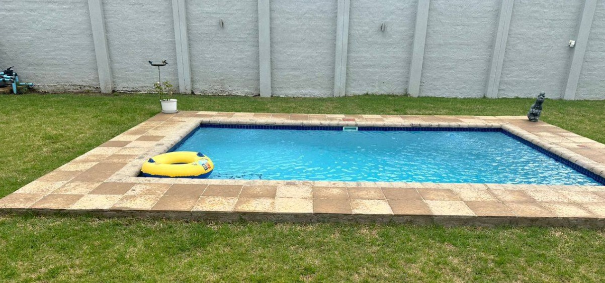 Swimming pool Services